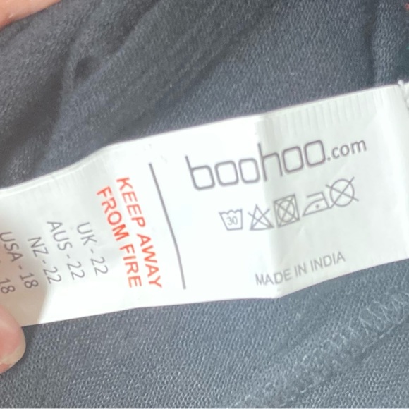 Boohoo Flowy Floral Blouse Size 18 Short Sleeves Black Colorfull Top ruffles - Picture 12 of 13